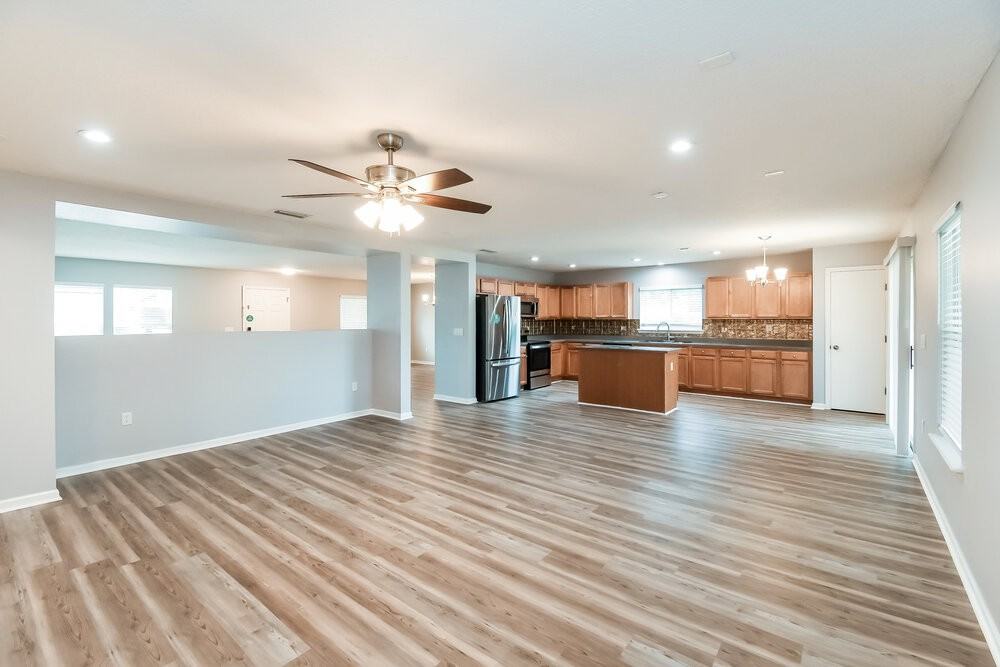 11783 Carson Lake Dr W - Photo 3 of 17