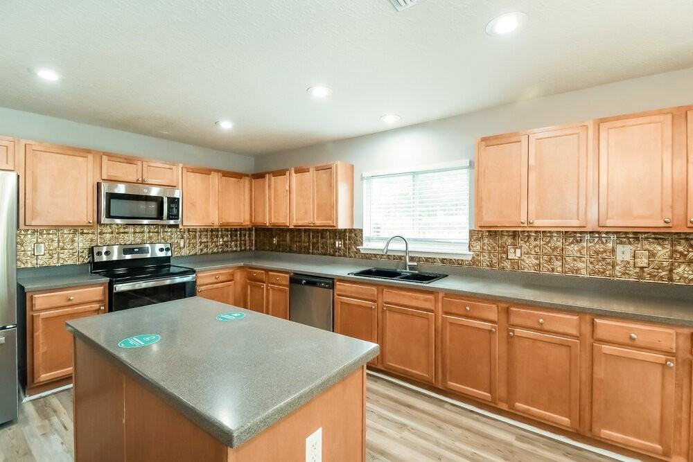 11783 Carson Lake Dr W - Photo 6 of 17