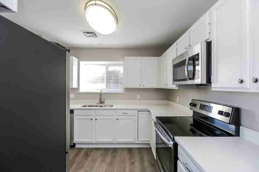 1323 N Racine Cir - Photo 7 of 16