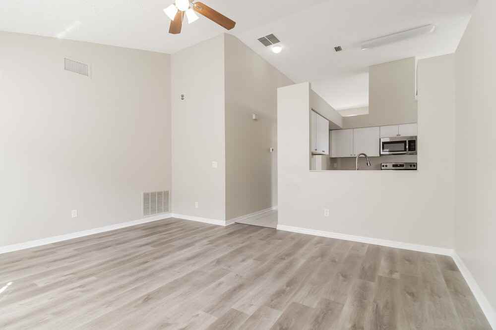 1432 Abberton Dr - Photo 4 of 16