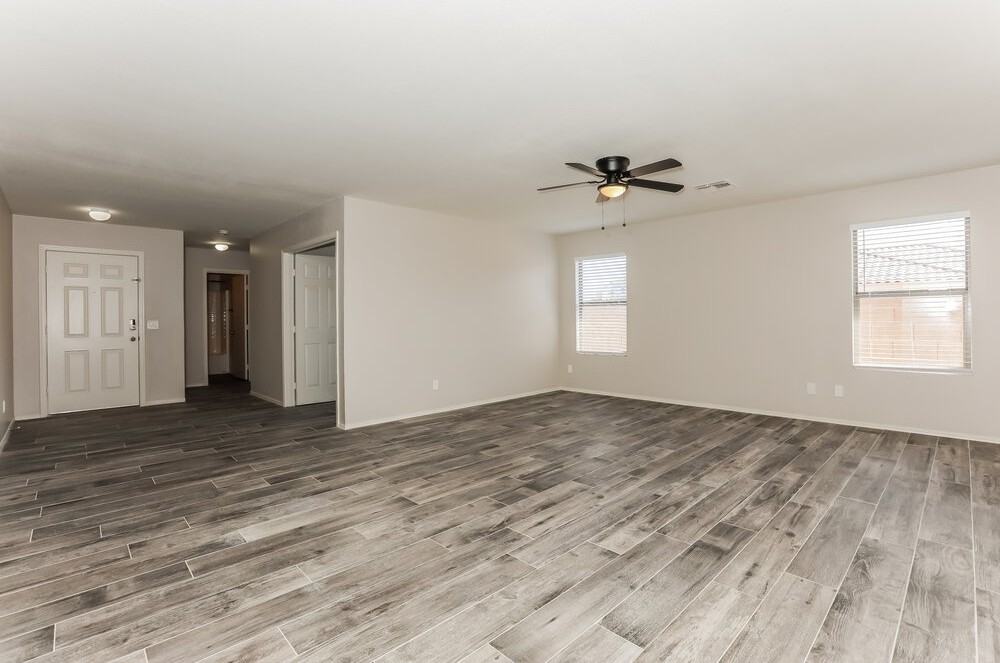 6144 S Wilson Dr - Photo 4 of 16