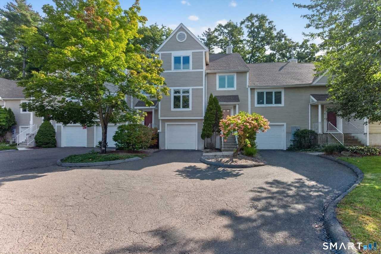 7 Essex Ct #7 - Photo 2 of 39