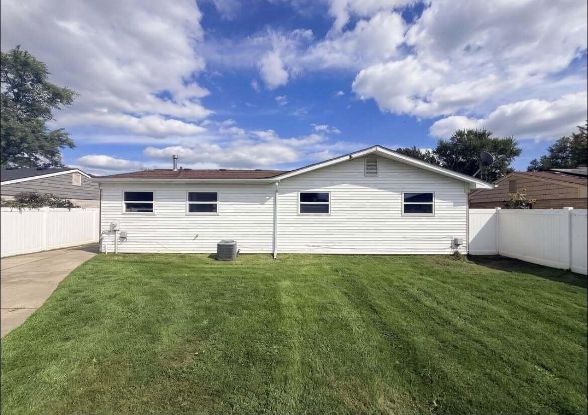 10820 Jackson St - Photo 4 of 8