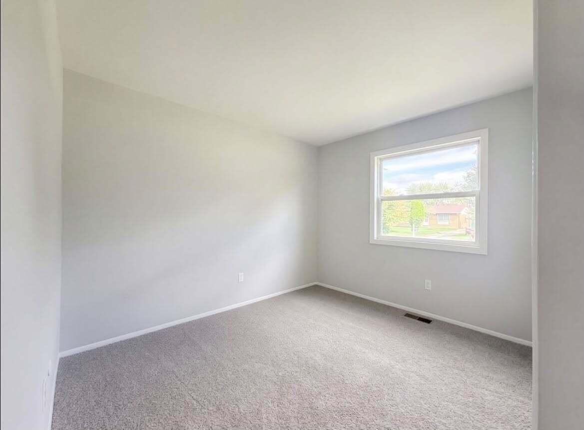 10820 Jackson St - Photo 5 of 8