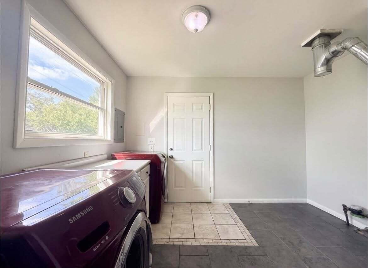 10820 Jackson St - Photo 6 of 8