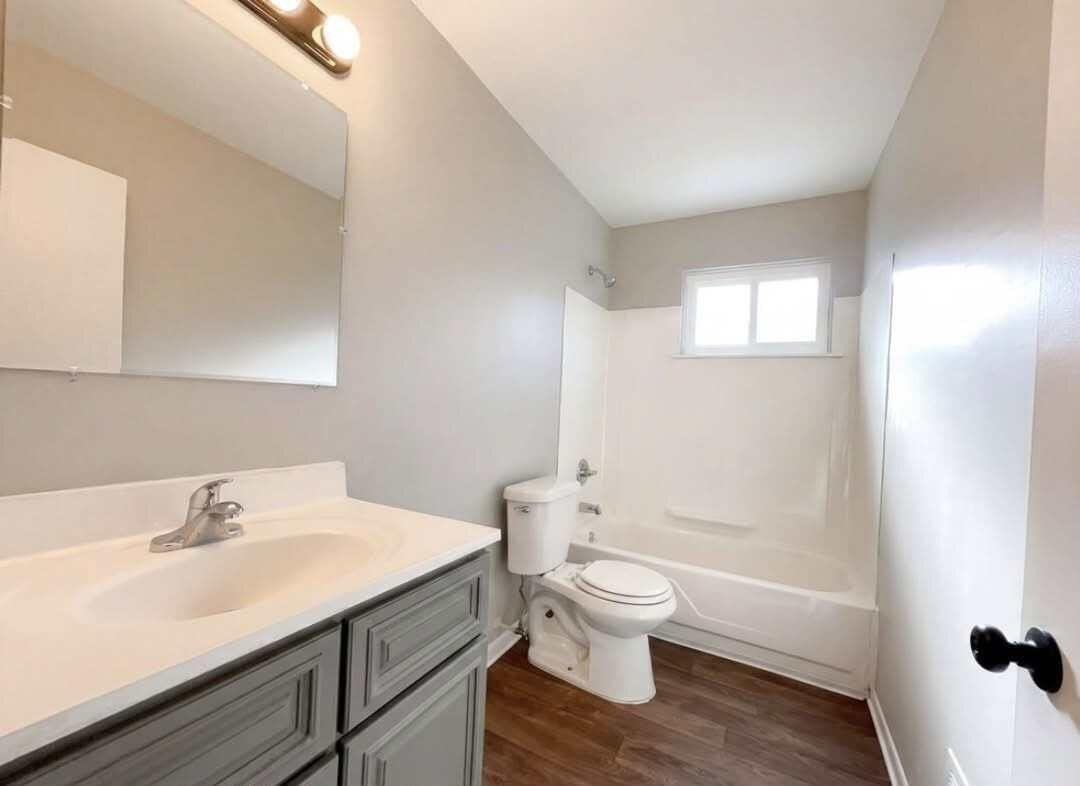 7912 Pine St - Photo 6 of 10