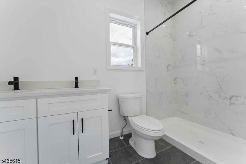 910 Bergen St #2 - Photo 7 of 10
