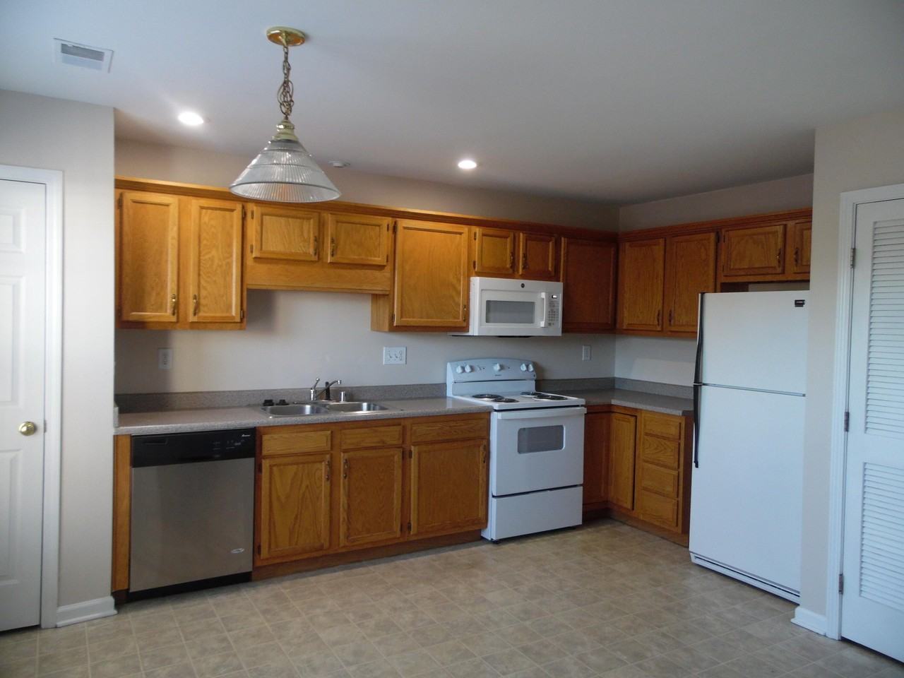 3048 Mapleleaf Park - Photo 3 of 5