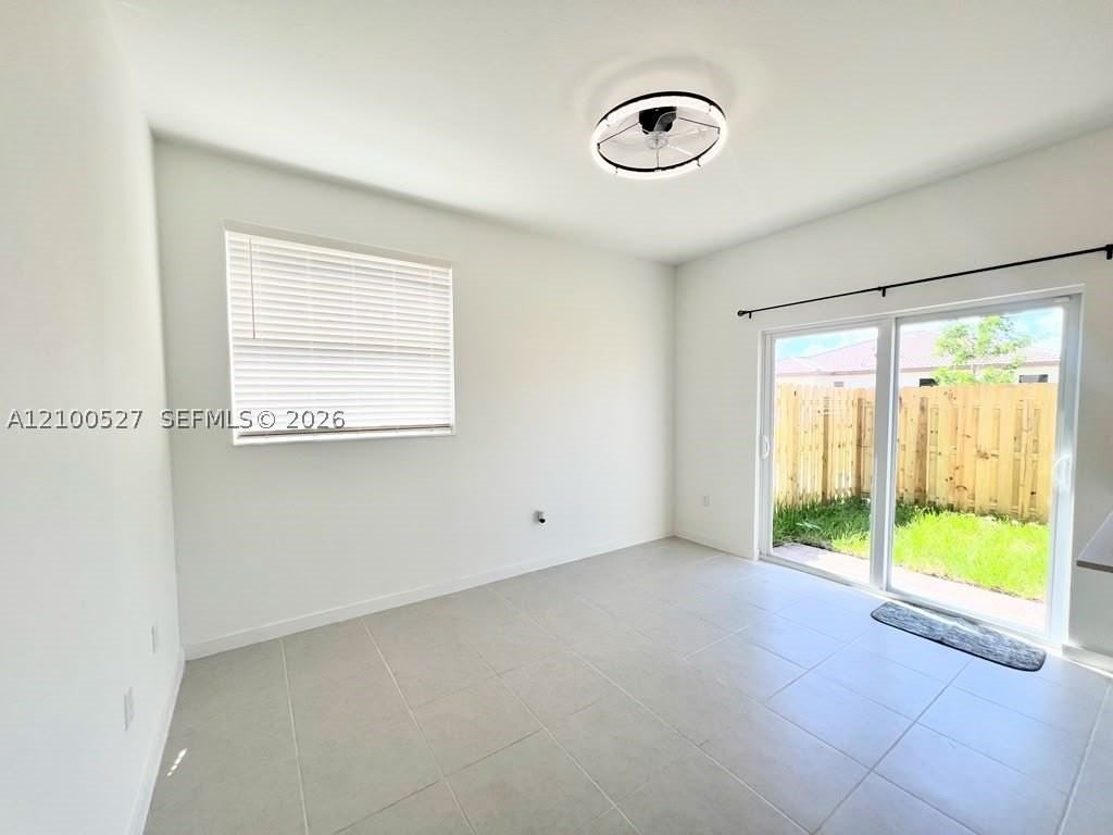 2992 Se 25th Ave - Photo 4 of 16