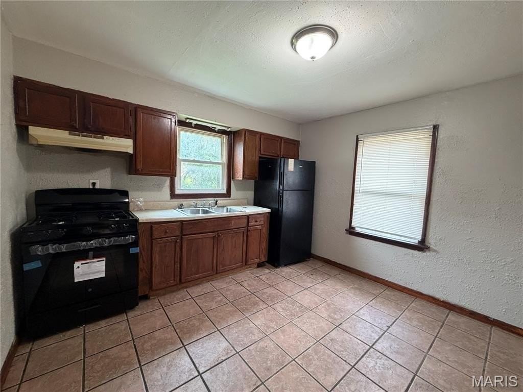 9812 Winkler Dr - Photo 3 of 15