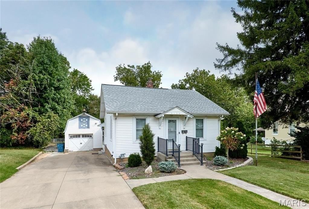 9139 E Milton Ave - Photo 2 of 39
