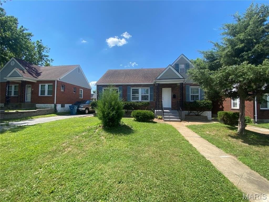 8902 Oneida Ln - Photo 2 of 12