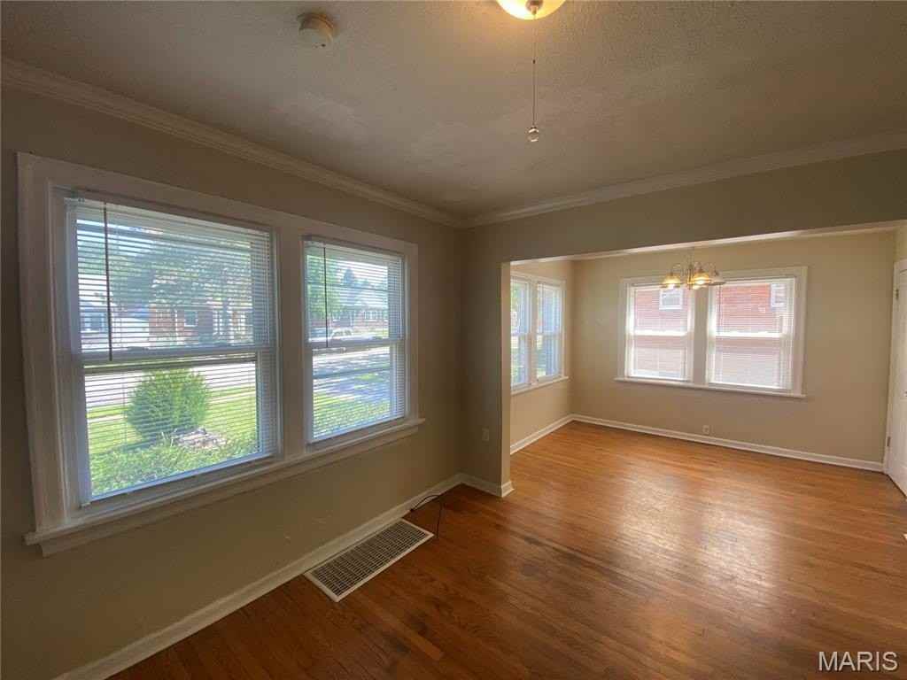 8902 Oneida Ln - Photo 4 of 12