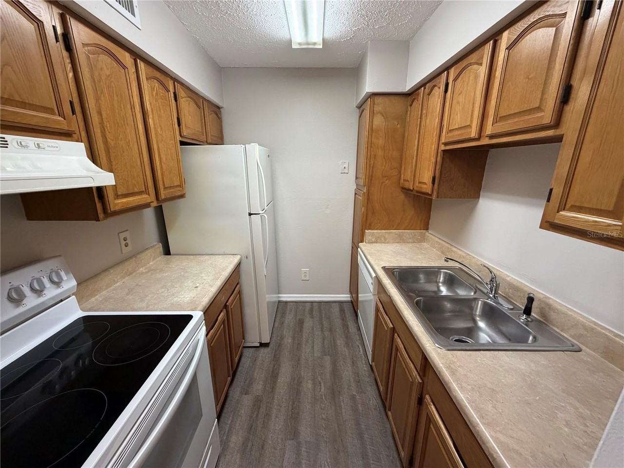 345 Wymore Rd #202 - Photo 3 of 13