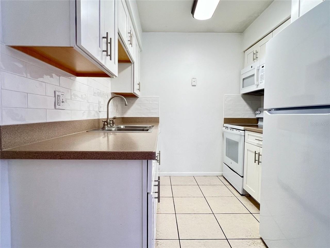1607 Baltimore Ave - Photo 5 of 12