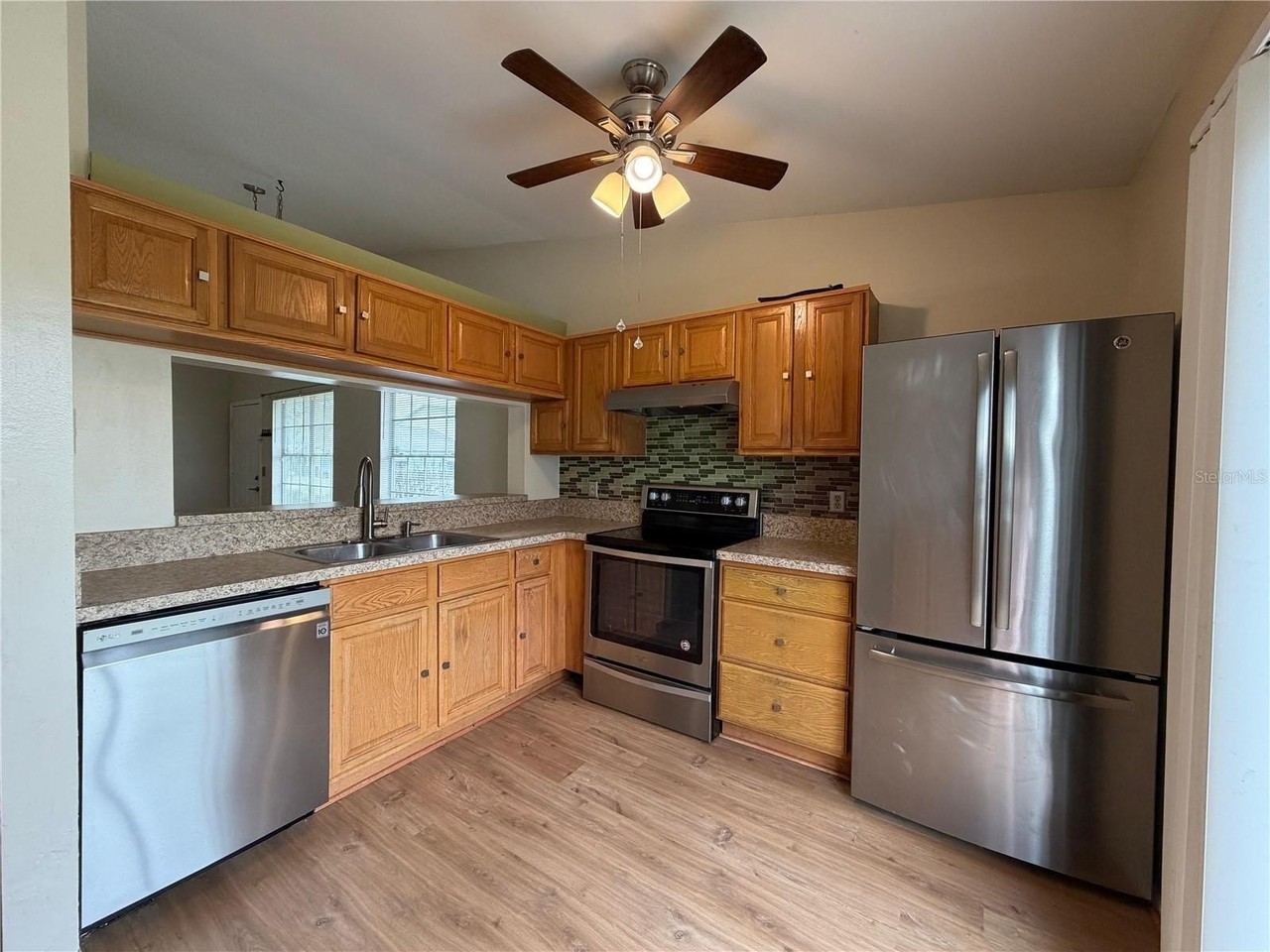 3128 Hempstead Ave - Photo 5 of 21