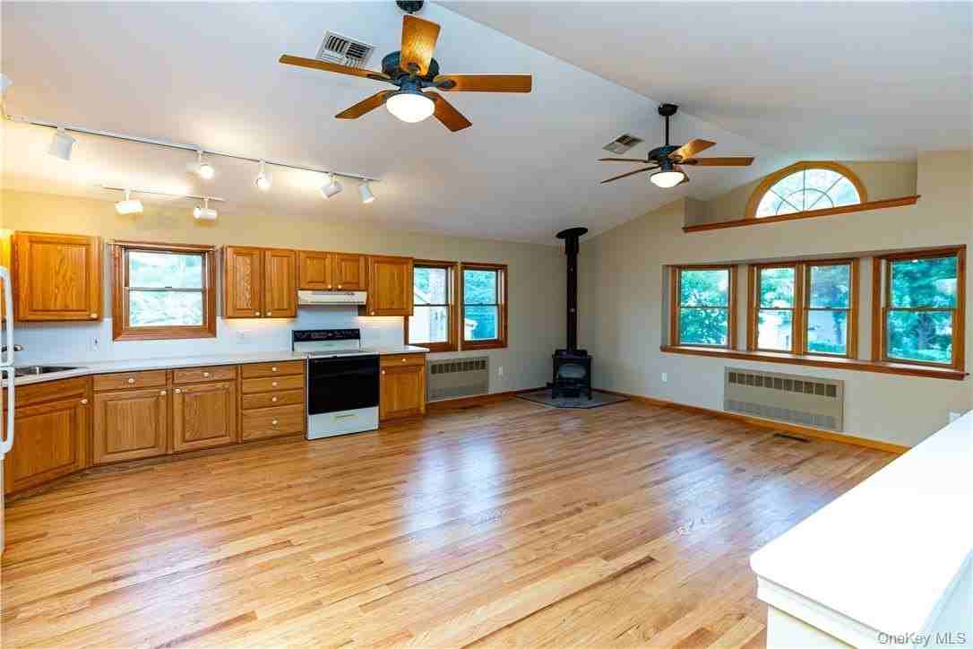 5 E Main St #3 - Photo 4 of 28
