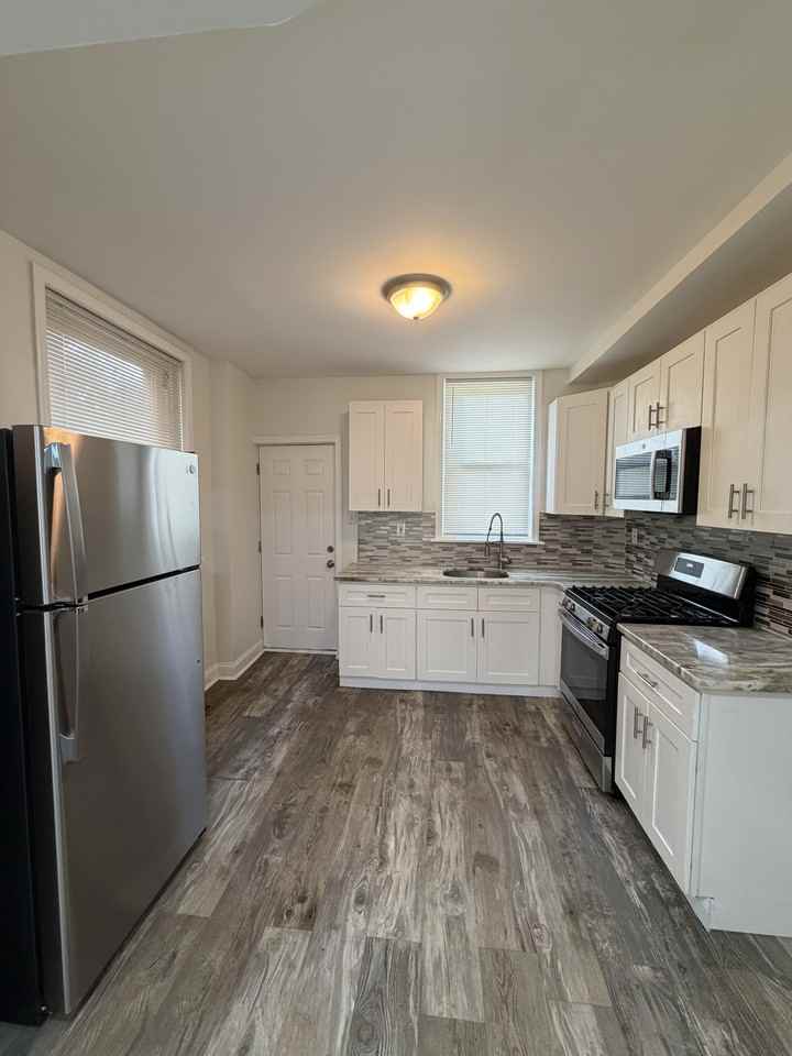 6236 N Lambert St #1 - Photo 6 of 17