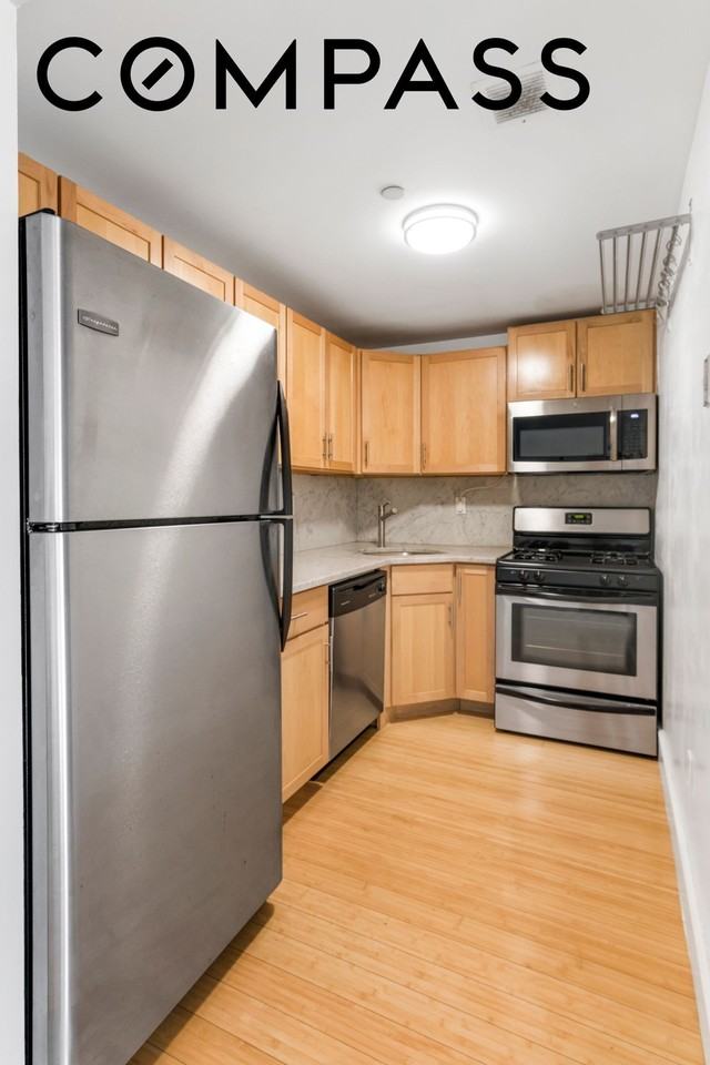 1735 Caton Ave #4D - Photo 4 of 7