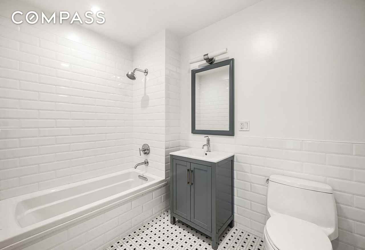 2110 44th Dr #4A - Photo 5 of 13