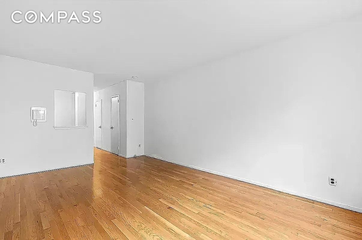 221 E 82nd St #1B - Photo 2 of 5