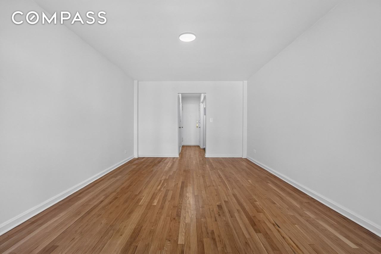 150 E 30th St #5D - Photo 3 of 15