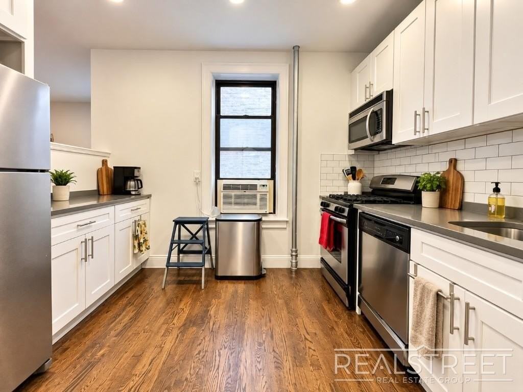 141 Joralemon St #4B - Photo 5 of 16
