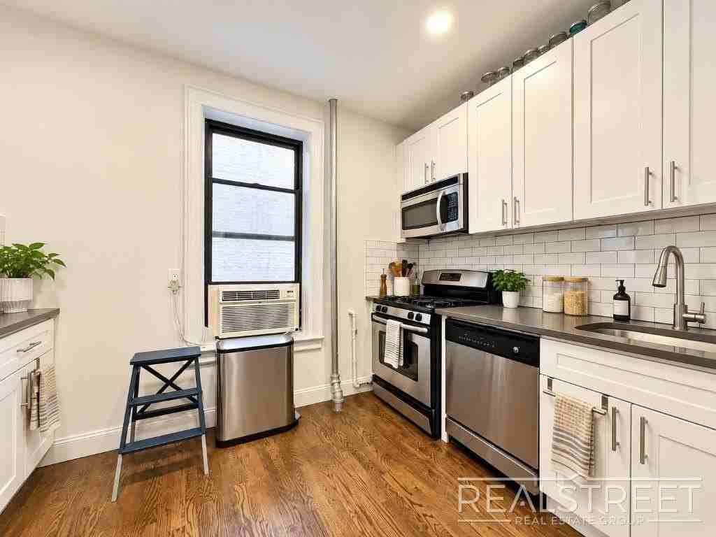 141 Joralemon St #4B - Photo 6 of 16