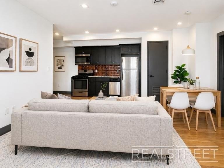 1322 Prospect Pl #1C - Photo 2 of 7