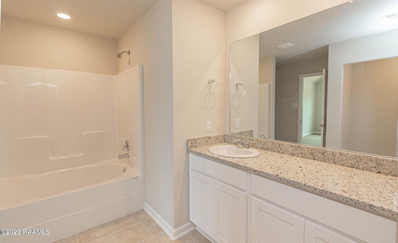 113 Nova Lake Dr - Photo 5 of 28
