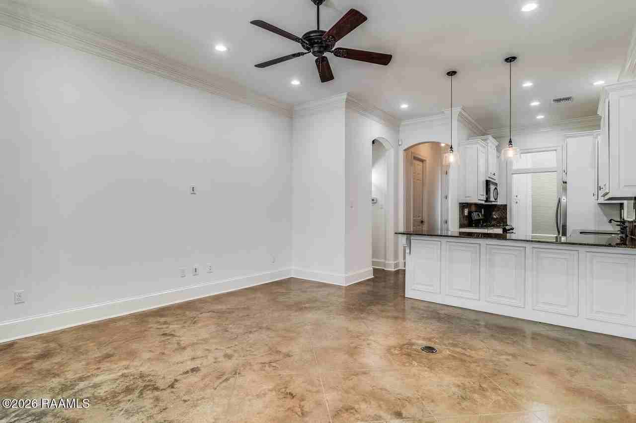 313 Waterview Rd - Photo 4 of 20