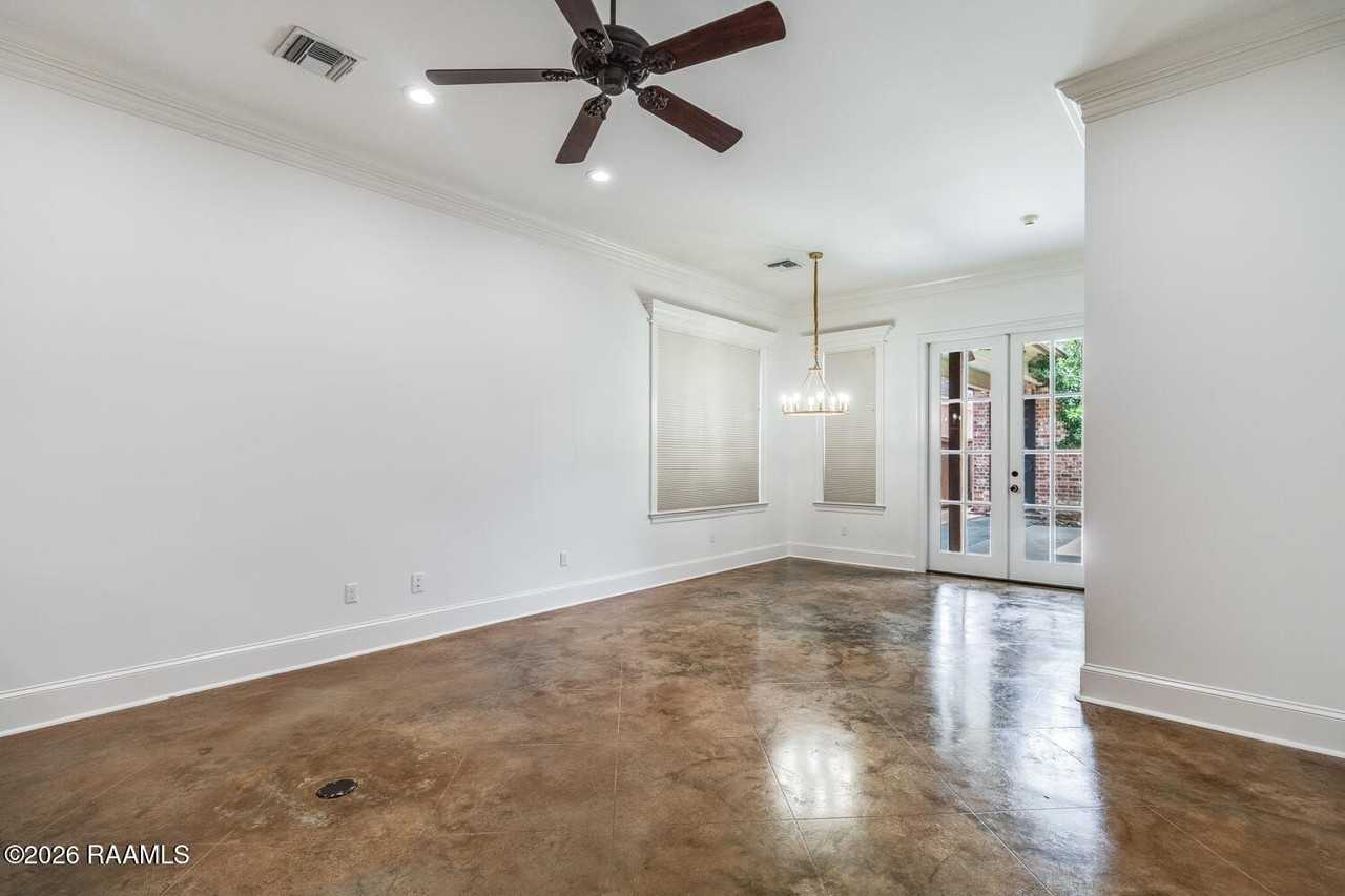 313 Waterview Rd - Photo 5 of 20
