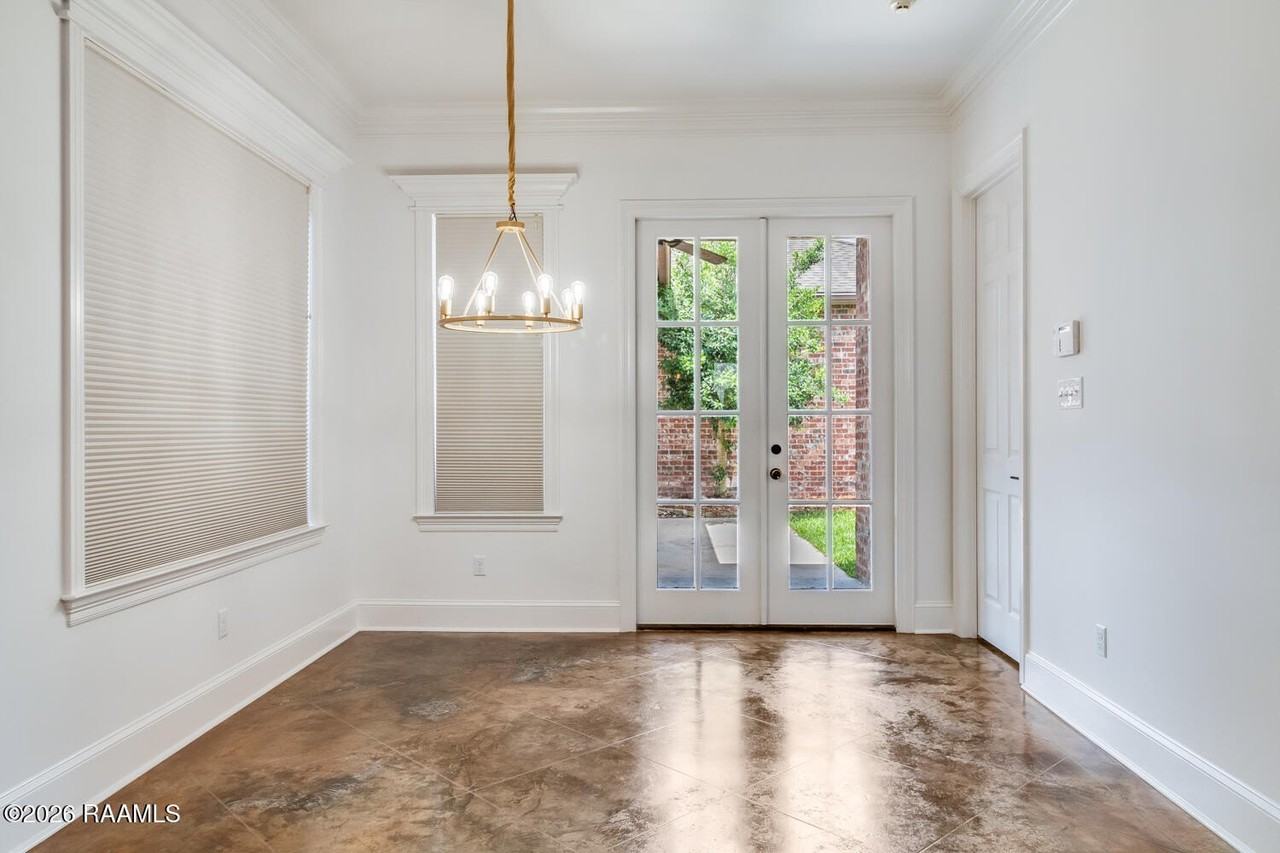 313 Waterview Rd - Photo 6 of 20