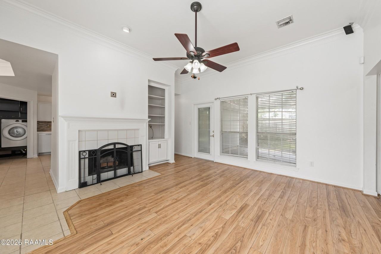 104 Bismark Dr - Photo 2 of 23
