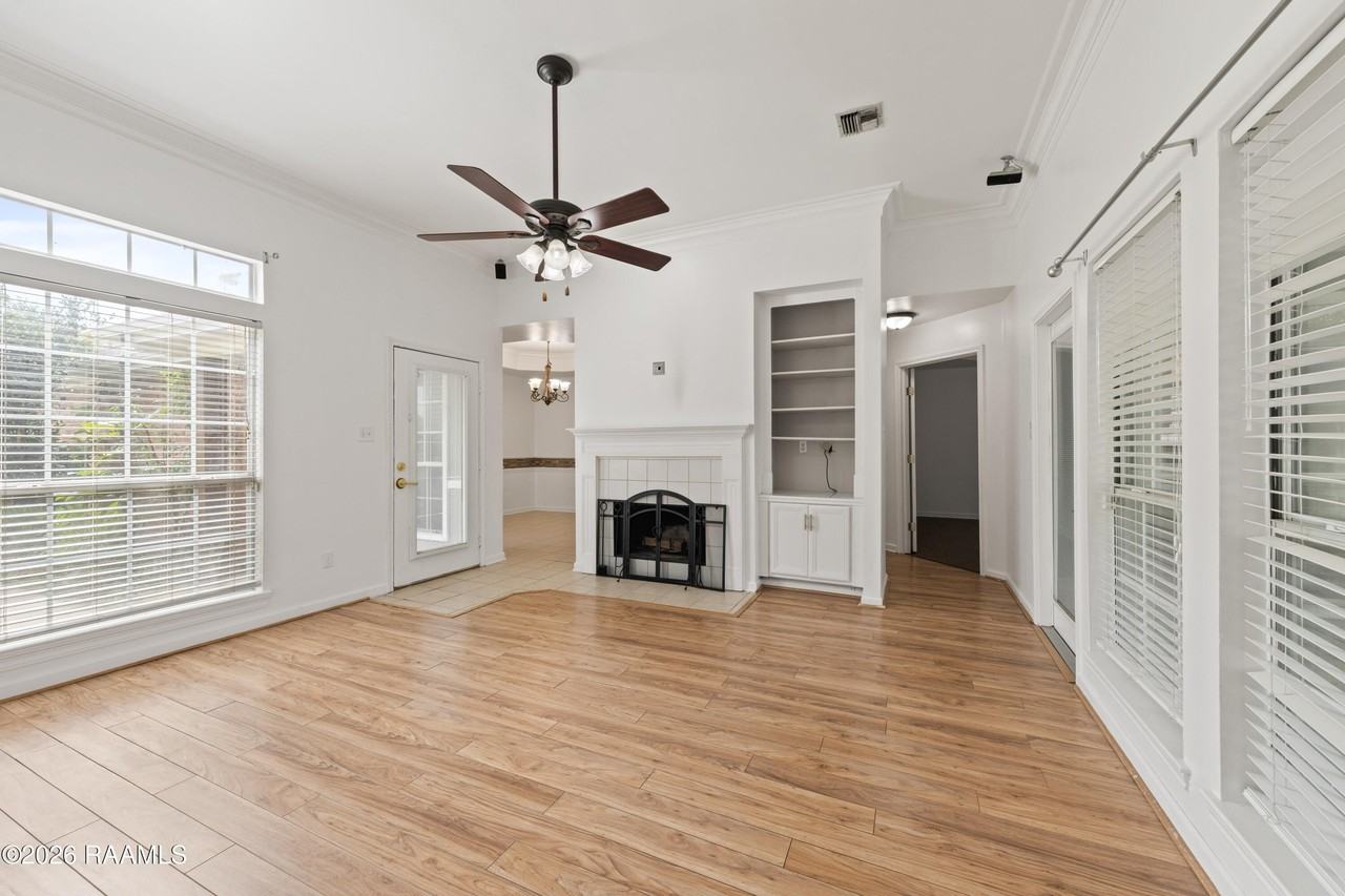 104 Bismark Dr - Photo 5 of 23