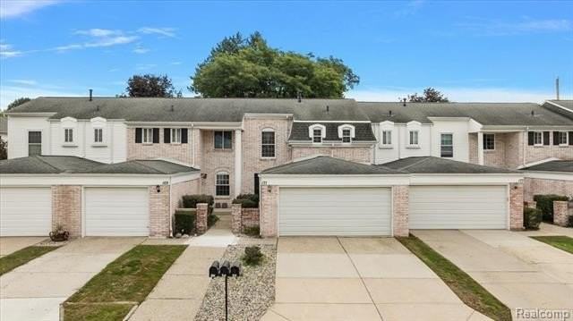 171 Manor Way - Photo 3 of 50