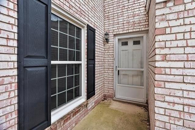 171 Manor Way - Photo 5 of 50