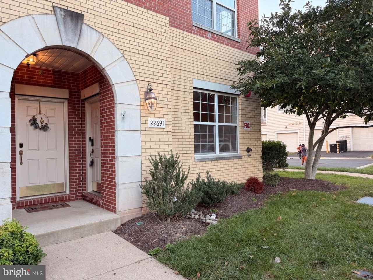 22691 Verde Gate Ter - Photo 2 of 40