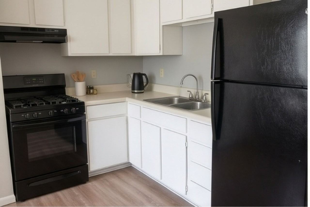 Bluegrass Place Apartments - Photo 3 of 8