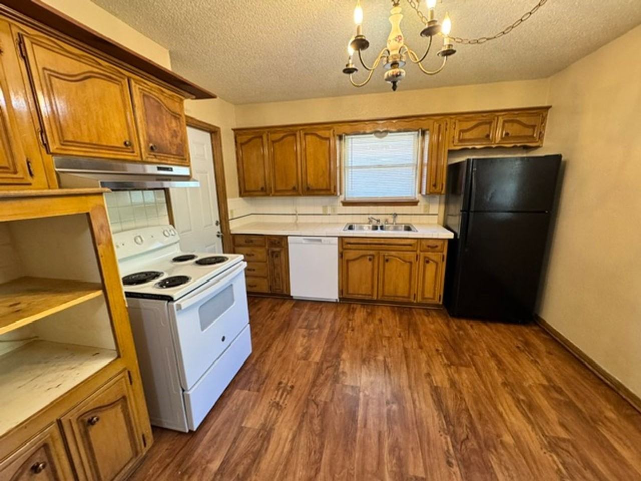 1611 Sw 77th Pl - Photo 4 of 11