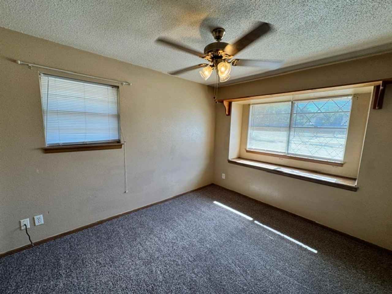 1611 Sw 77th Pl - Photo 5 of 11