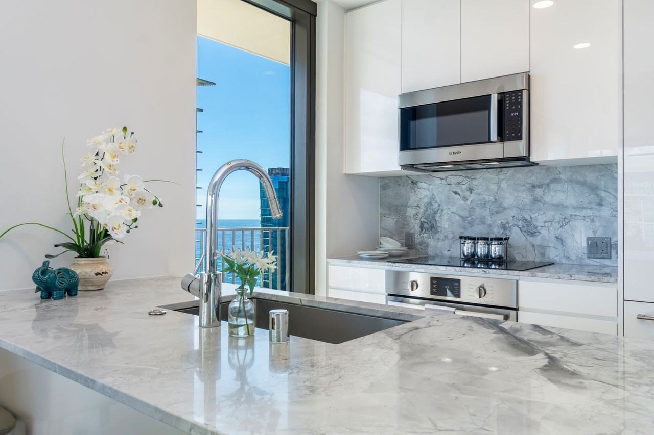 987 Queen St #3714 - Photo 6 of 23