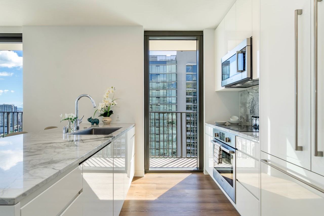 987 Queen St #3714 - Photo 7 of 23