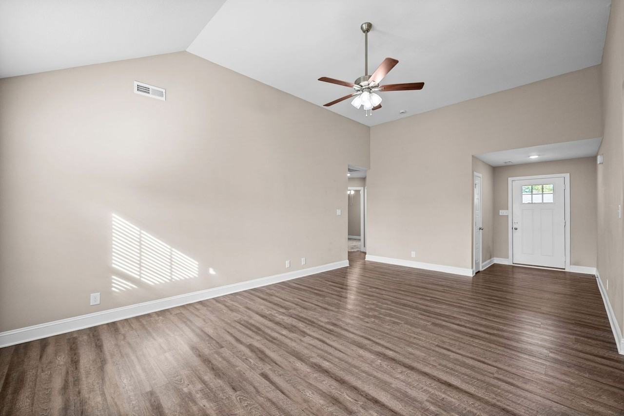 1269 Cardinal Creek Dr - Photo 4 of 37
