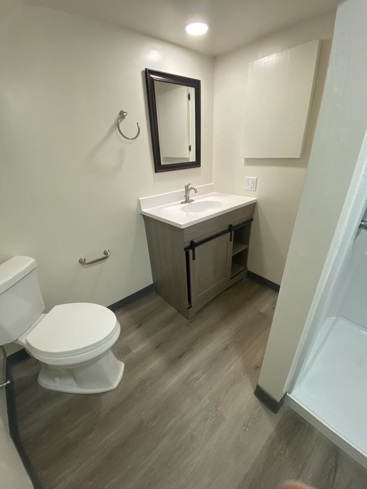 502 E Davenport St - Photo 3 of 27