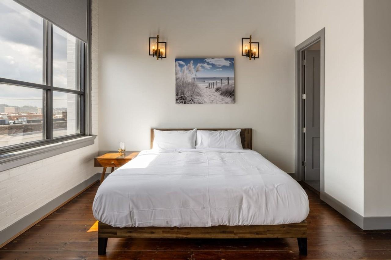 222 W 15th St #1642317P - Photo 4 of 43