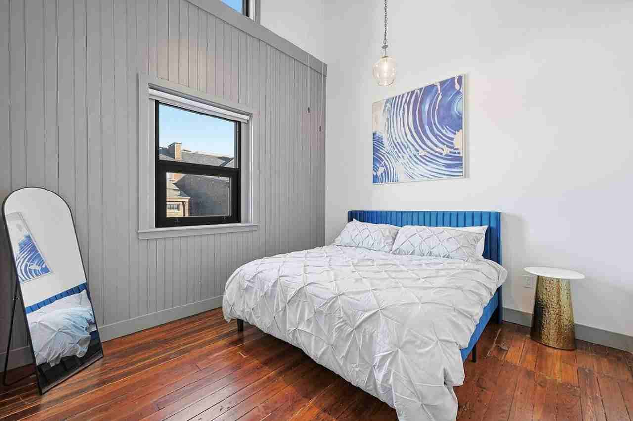 222 W 15th St #1642317P - Photo 5 of 43