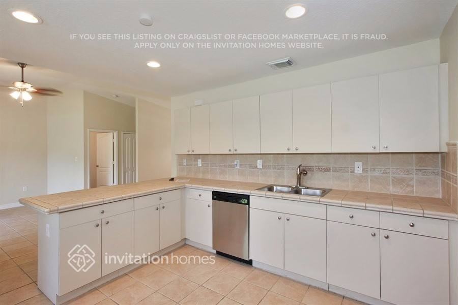 18168 Sw 151st Ave - Photo 5 of 19