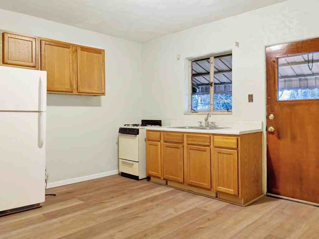 7076 Lemington Ave #3 - Photo 7 of 8