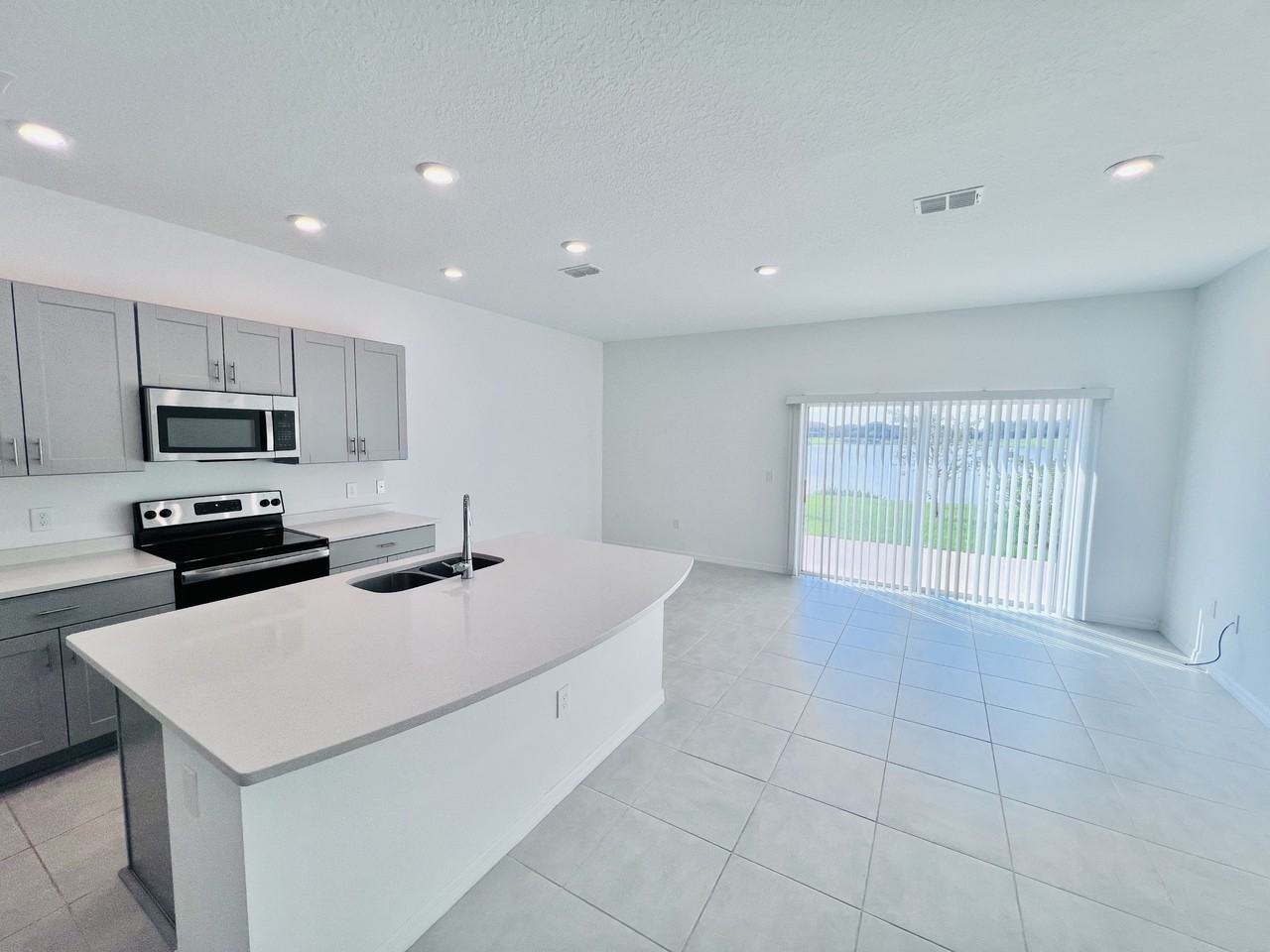 1288 Lago Vista Ct #1 - Photo 6 of 30